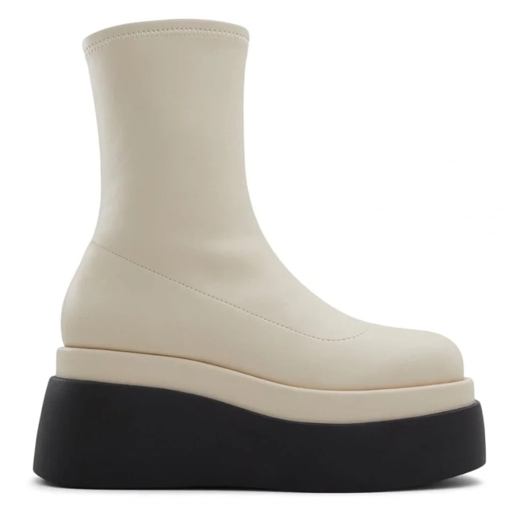 NWTIB • Call It Spring • Women's Mars Ankle Boot • Ice/Black • Size 7 • Cute! 😍